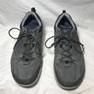Ecco tennis shoes
